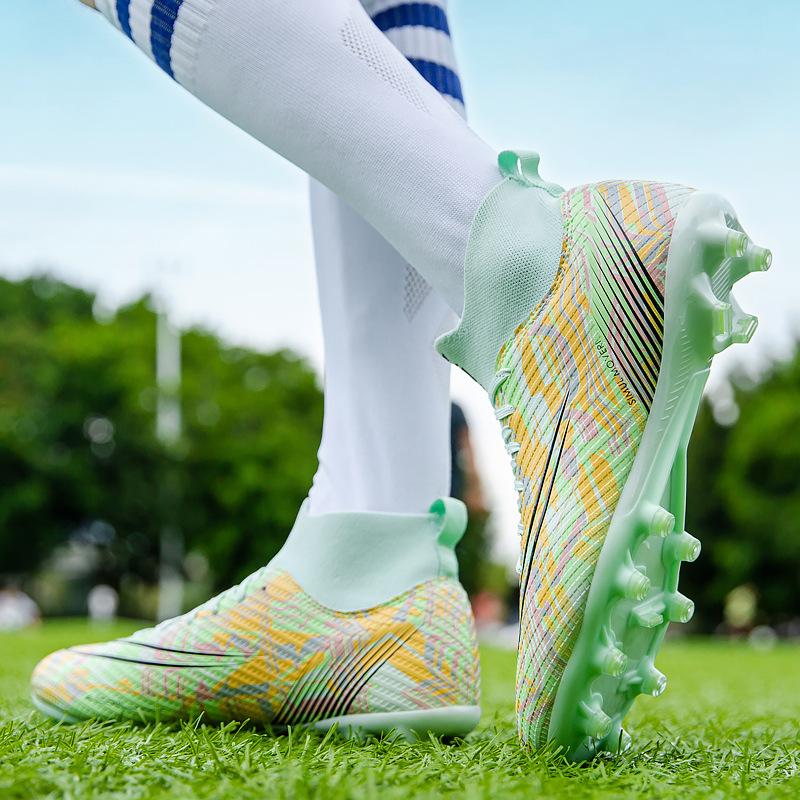 

Popular high and low help student football shoes long broken nails professional game sports training football shoes 35