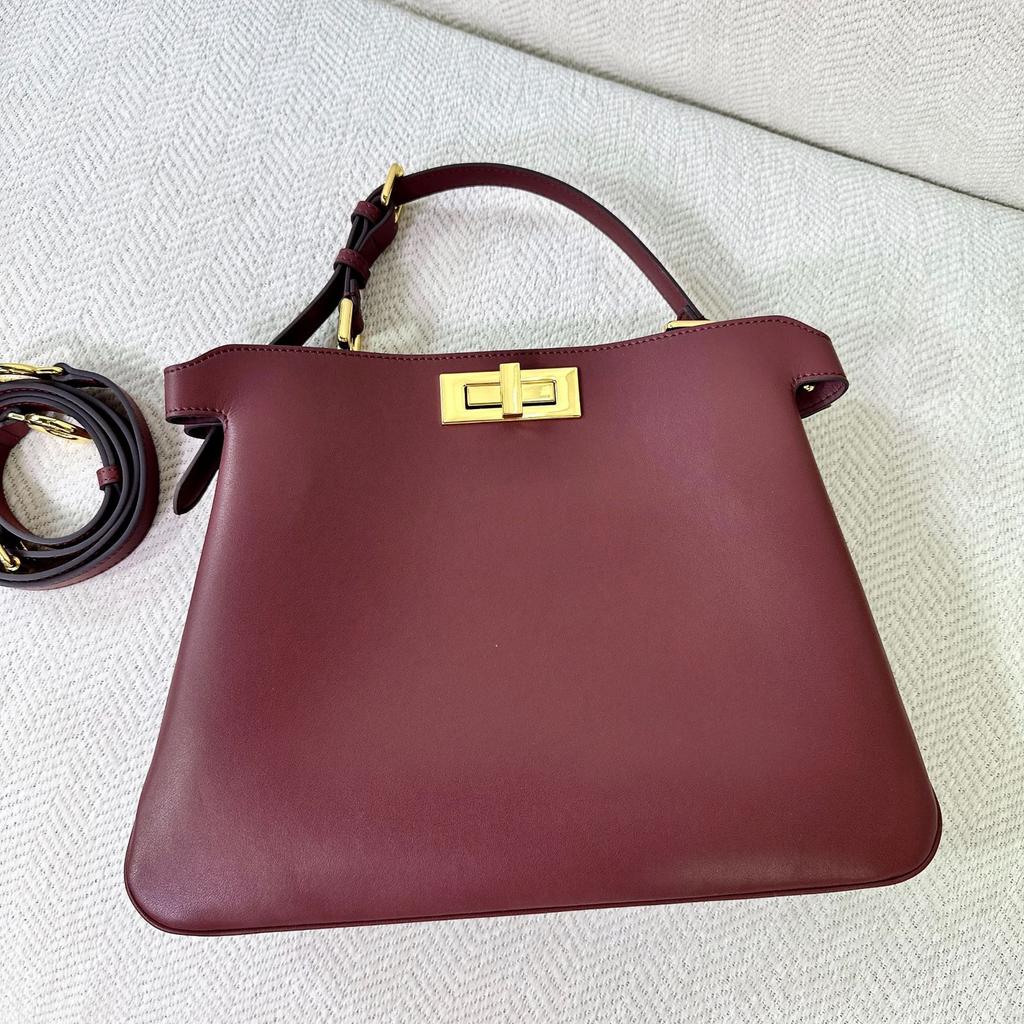 2025 New Song Hye Kyo Same Leather Metal Lock Kitten Bag Fashionable And Versatile Single Shoulder Crossarm Underarm Women's Bag