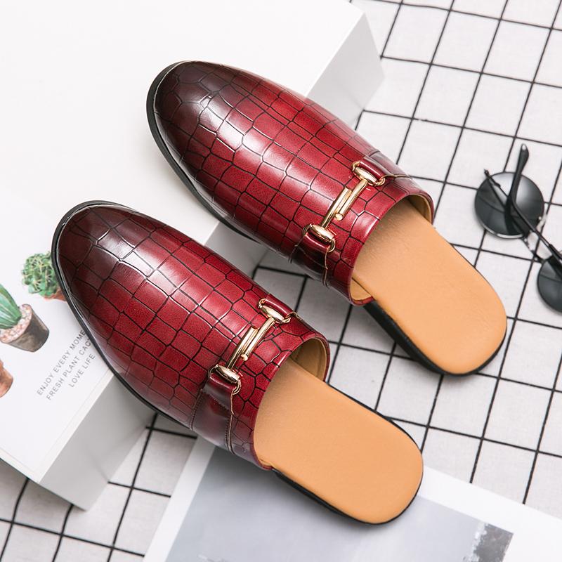 Nuove Scarpe Nere Mezze Scarpe Motivo Coccodrillo Scarpe in Pelle Uomo Mules Scarpe Casual Uomo Sapato Social Masculino Mocassino Uomo Scarpa