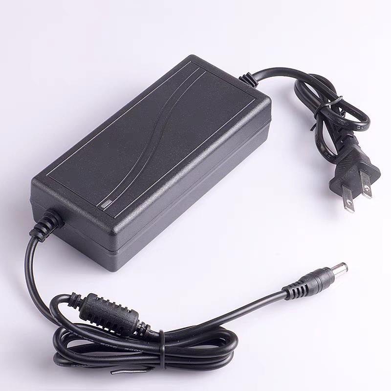 

Універсальний адаптер живлення 12 В для світлодіодного монітора, РК-телевізора та відеоспостереження (5A/4A/3A/2A)