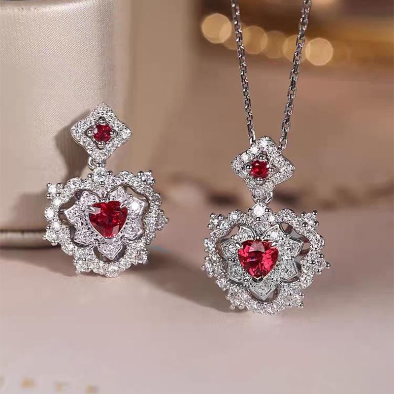 Luxurious Pigeon Blood Ruby Heart Vintage Necklace - Elegant Heart-Shaped Pendant with Collarbone Chain