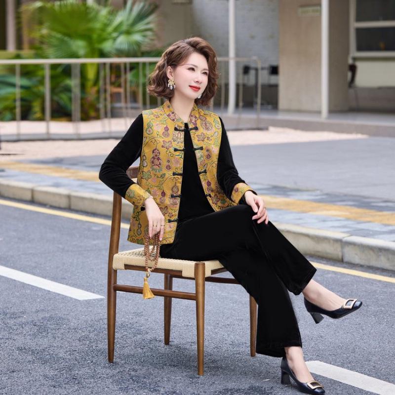 

Spring Chinese Style Versatile Casual Vest Top & Frog Button Vest 3-Piece Set for Middle-aged and Elderly Moms 5XL (150-165 kg)