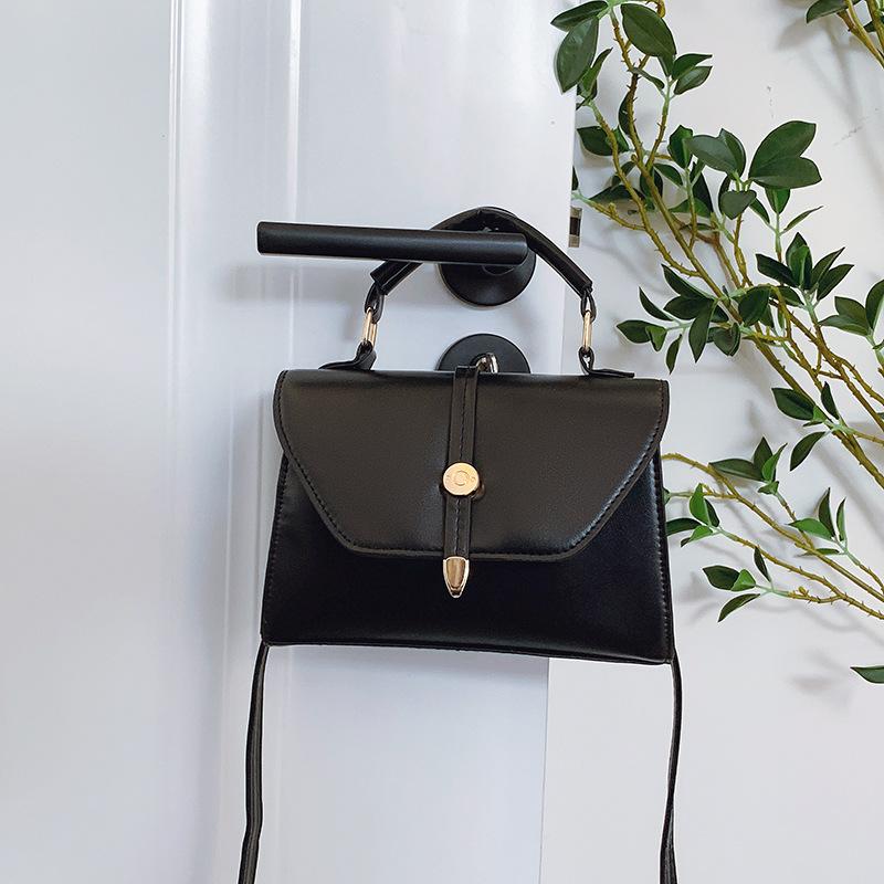 Retro fashion simple temperament small bag women's 2025 spring and summer new versatile ins messenger bag small square bag women's bag