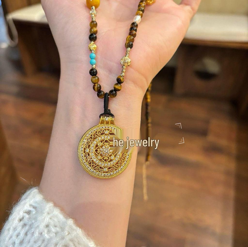 Elegant Tiger Eye Compass Necklace: Natural, Light Luxury, High-End Chinese Style Sweater Chain for Autumn/Winter Women.