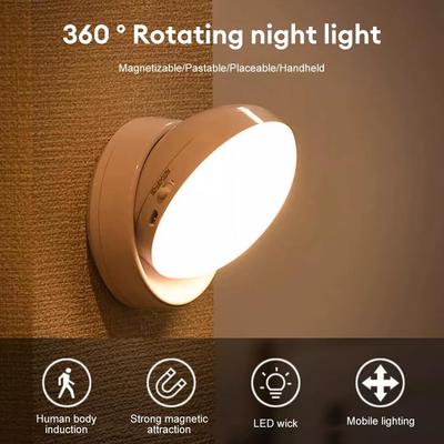 360° Otočné LED noční světlo se snímačem pohybu USB dobíjecí bezdrátová nástěnná lampa Zvukové ovládání světla pro ložnici chodbu domov