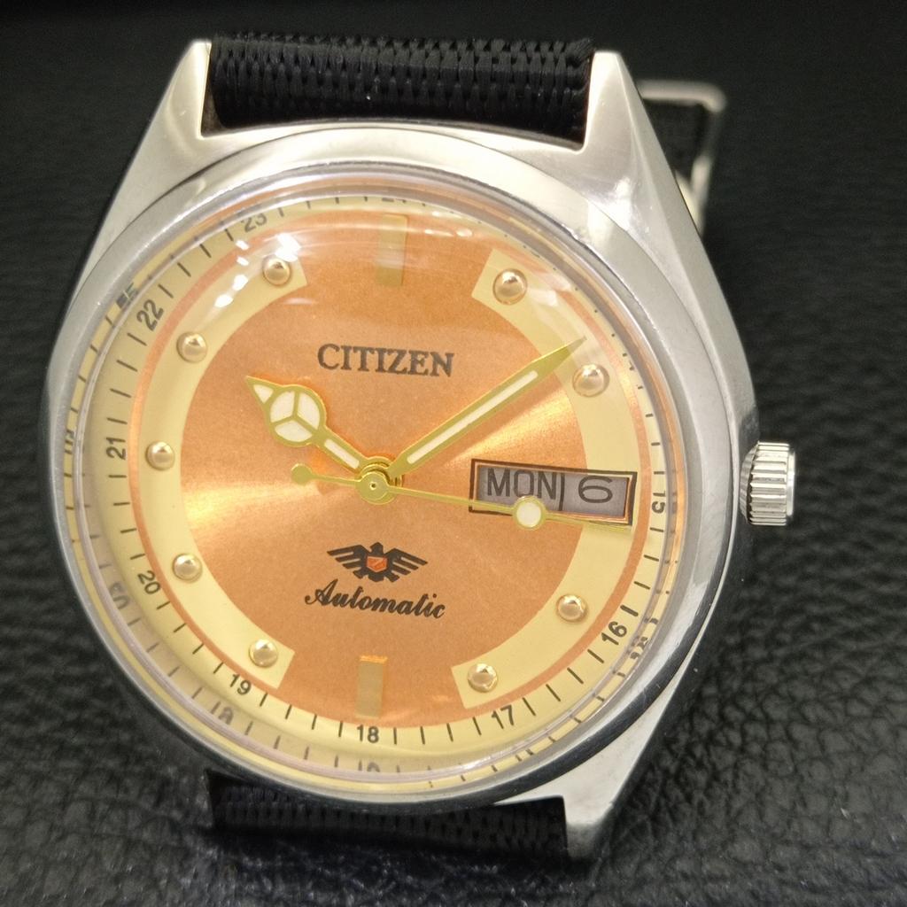 JAPAN VINTAGE CITIZEN AUTOMATIC 8200 MENS GOLDEN COLOR DIAL WATCH a702783-1 R210-a702783