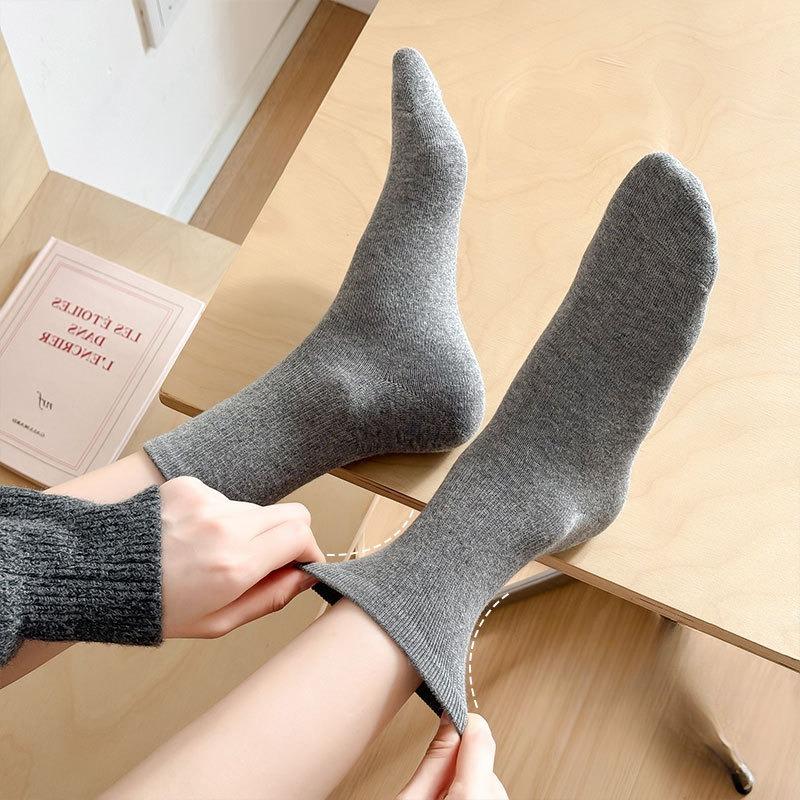 Women's Mid-calf Socks for Autumn and Winter, Cotton Socks, College-style Women's Socks, Versatile Spring and Autumn Casual Pile Socks