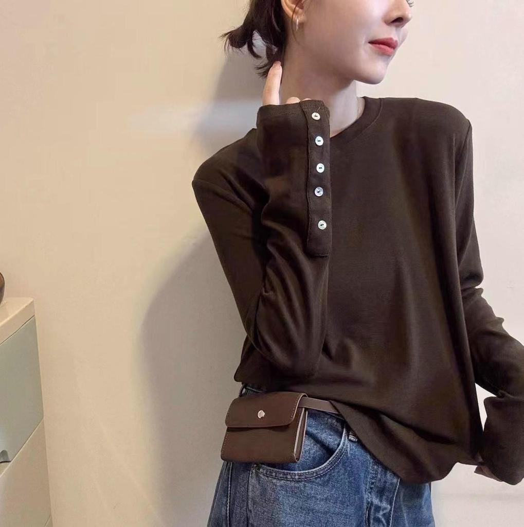 Women's Long-Sleeve T-Shirt - 2025 Autumn/Winter Collection, Versatile Design with Shell Buttons