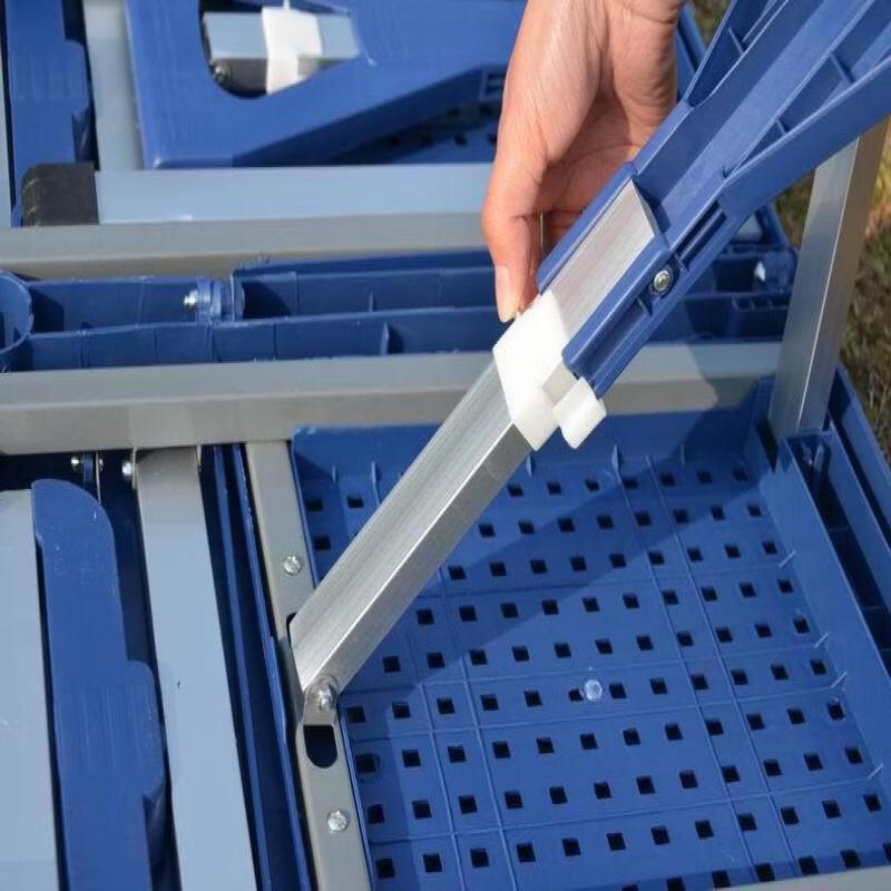 Zhi Shi Outdoor Portable Folding Table with Chairs