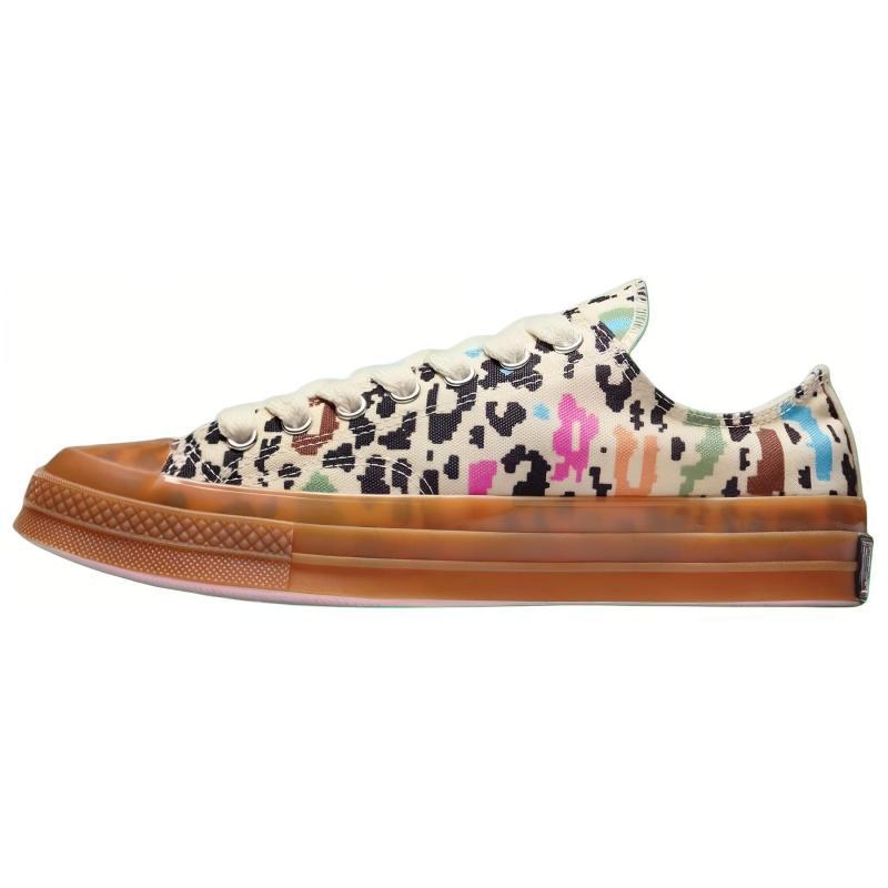 Le FLEUR* x Converse Chuck 70 Durable and Breathable Low-Top Canvas Sneakers for Both Men and Women in Beige Brown