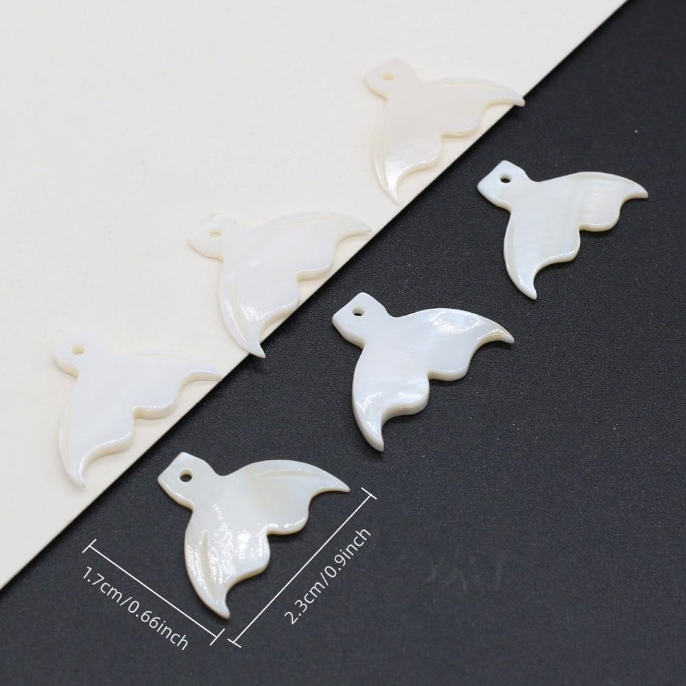 5Pcs, White Natural Shell Pendant, Fashion Handmade Fish Tail Shells Charms, 1.7×2.3cm, for DIY Necklace Accessories, Creative Jewellery Making