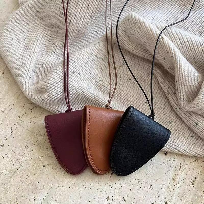 Portable Hanging Neck Glasses Storage Bag Pendant PU Leather Travel Sunglasses Magnetic Bag Accessories for Men and Women