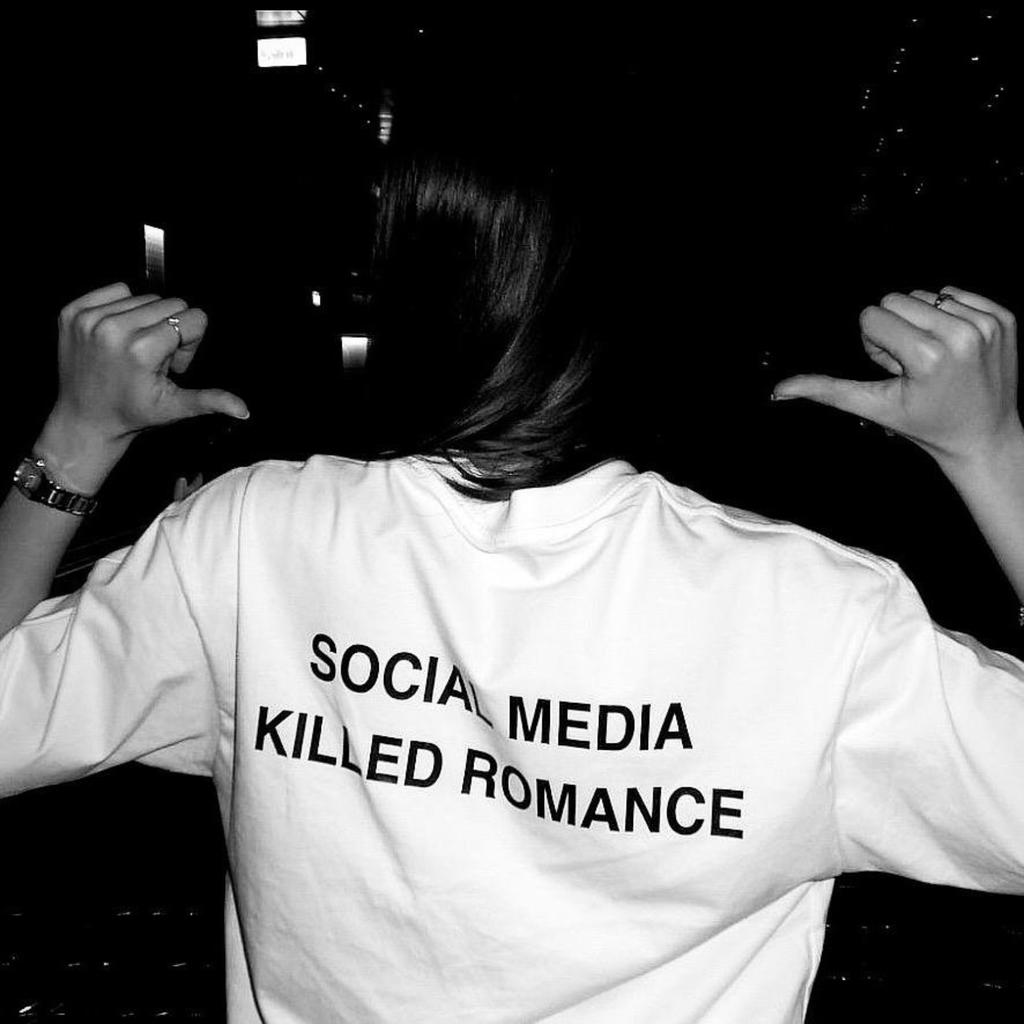 Streetwear Social Media Killed Romance T Shirt Casual Tee Men Women Cotton Oversized Harajuku Summer Top Vintage Short Sleeve
