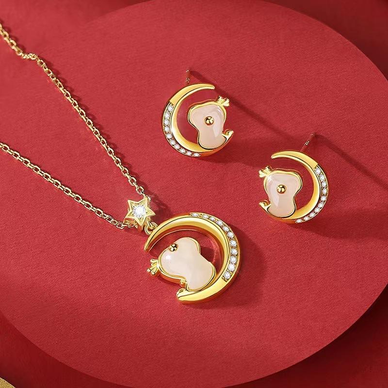 Neue Stern Mond Niedliche Drachen Halskette für Damen Licht Luxus Nische Drache Hetian Jade Anhänger Geburtstagsgeschenk