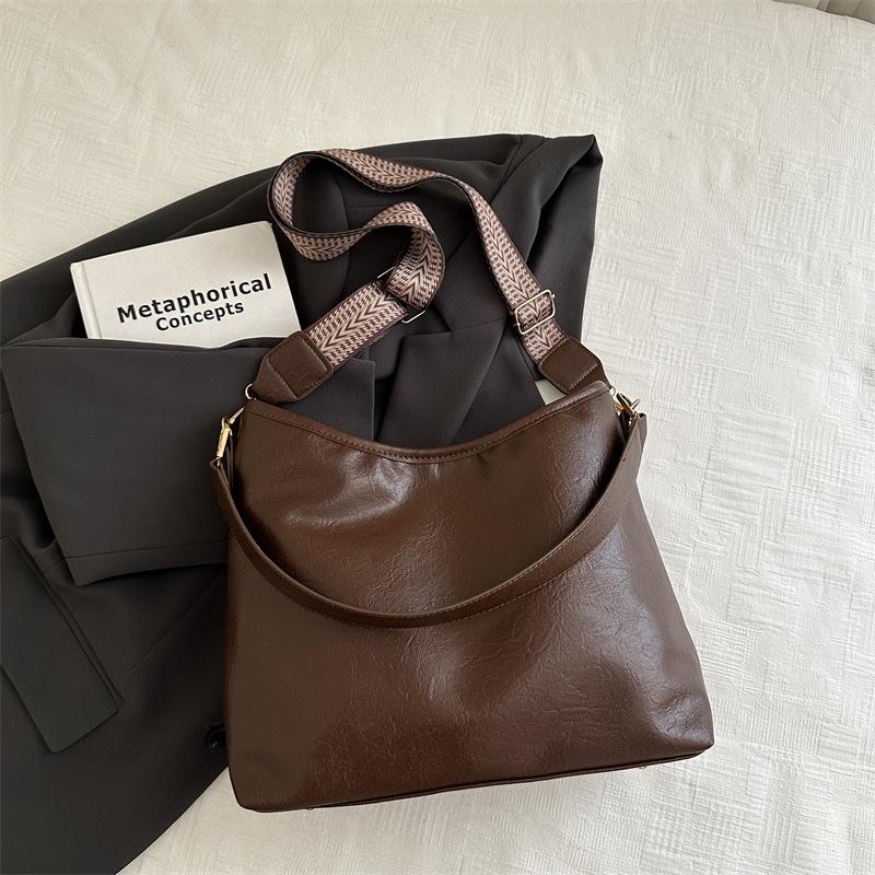 

Premium underarm bag women s autumn and winter new handbag commuter versatile shoulder messenger bag