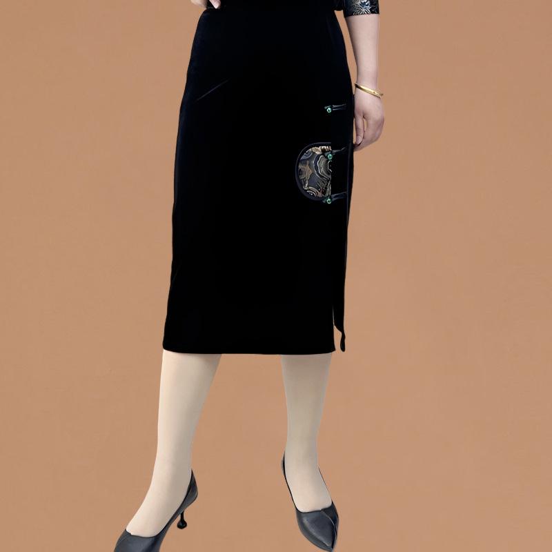 2025 Chinese Style Gold Velvet Spring Dress Two-Piece Set: Retro Middle-Aged Mom's Elegant Attire