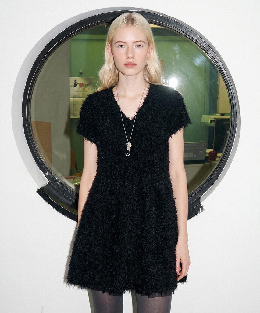 SINOON V-Neck Flare Knit (Black)