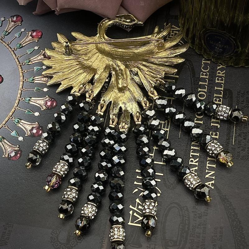 Swan Animal Fashion Versatile Temperament Black Crystal Fringed Swan Brooch