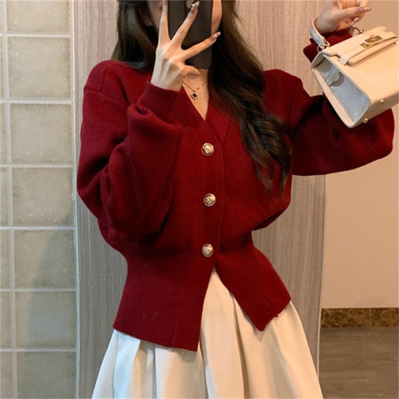 Design Sense Red V-neck Temperament Sweater Jacket Women's Autumn and Winter New Fashion Single-breasted Knitted Cardigan Top Trendy