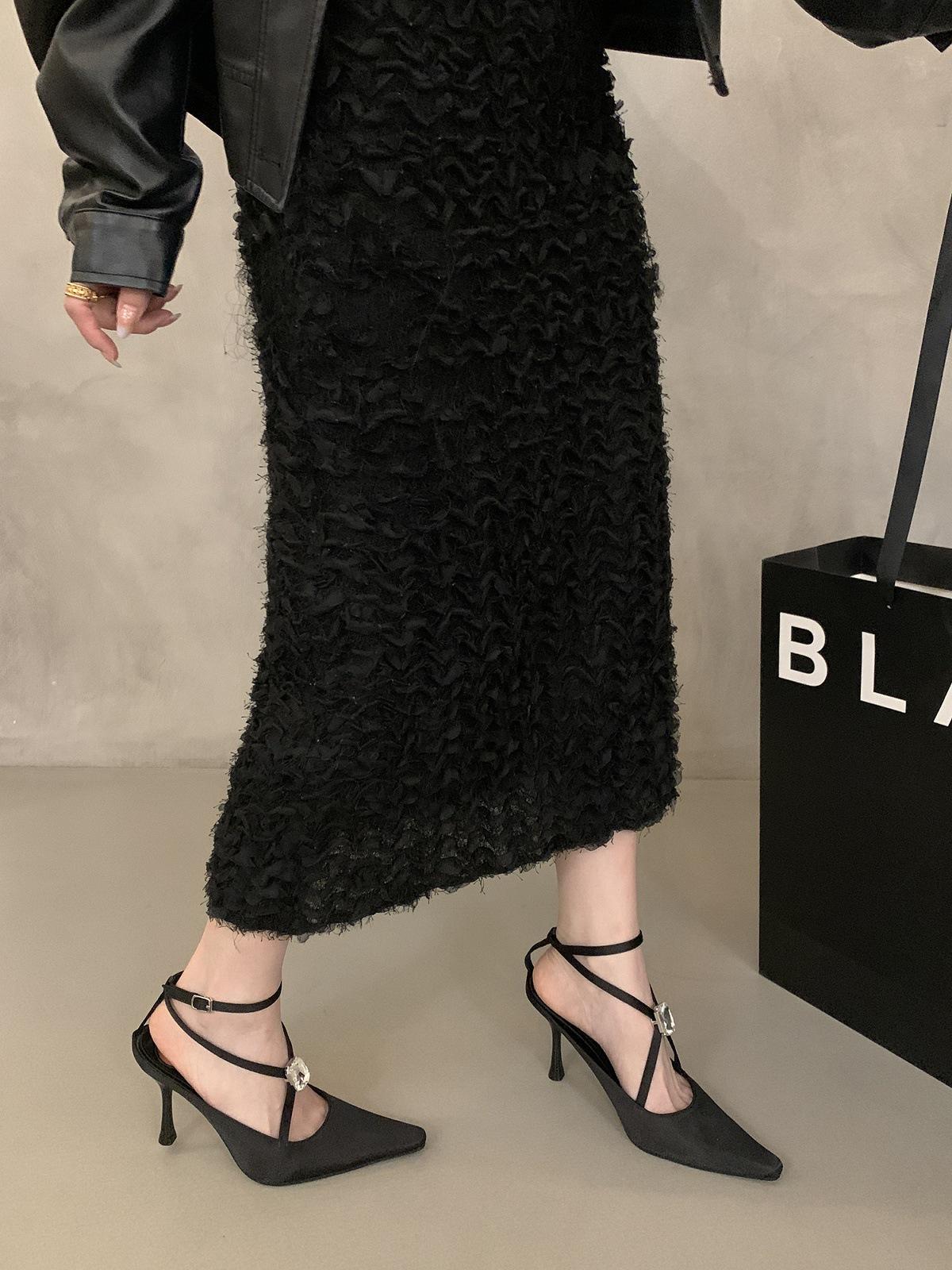 

Премиальные темпераментные сумки, сандалии с головкой, женская обувь 2025, новая летняя атласная перекрестная с сексуальными остроносыми высокими каблуками 42 чёрный