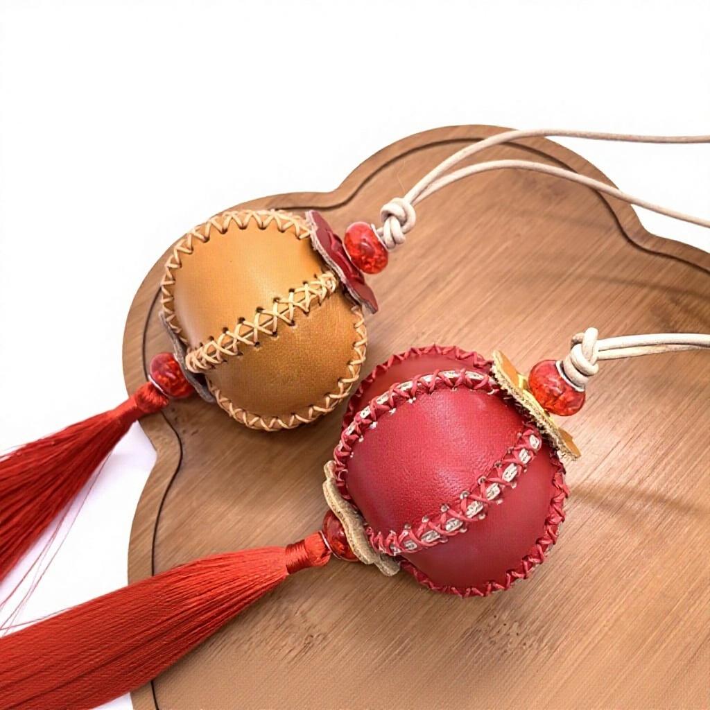Nouveau Sac Lanterne Style Chinois en Cuir Véritable Breloque Porte-clés et Pendentif de Voiture DIY Fait Main Cadeau Créatif Traditionnel
