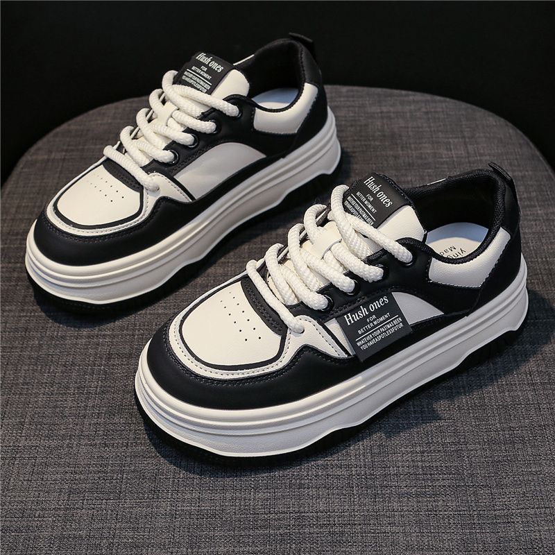 Små hvite damesko vår- og høstsko allsidige sko med tykk såle høydeøkende sportssko for damer