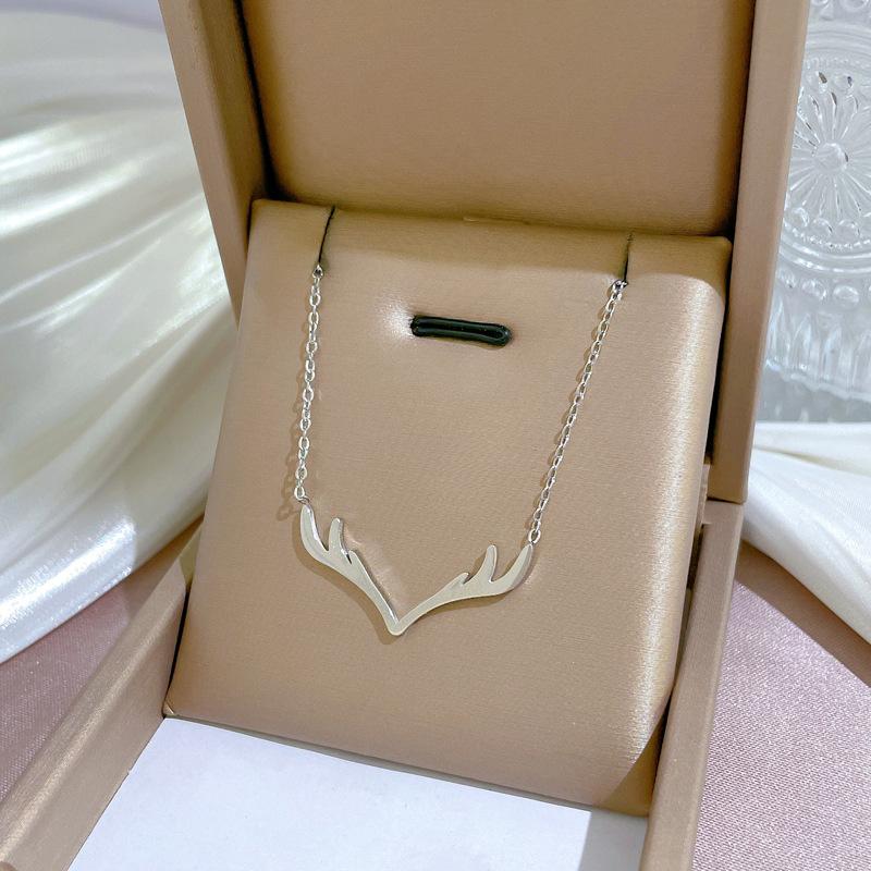 Fashion Retro Women's Necklace Temperament Micro Diamond Necklace Exquisite Collar Chain Accessories