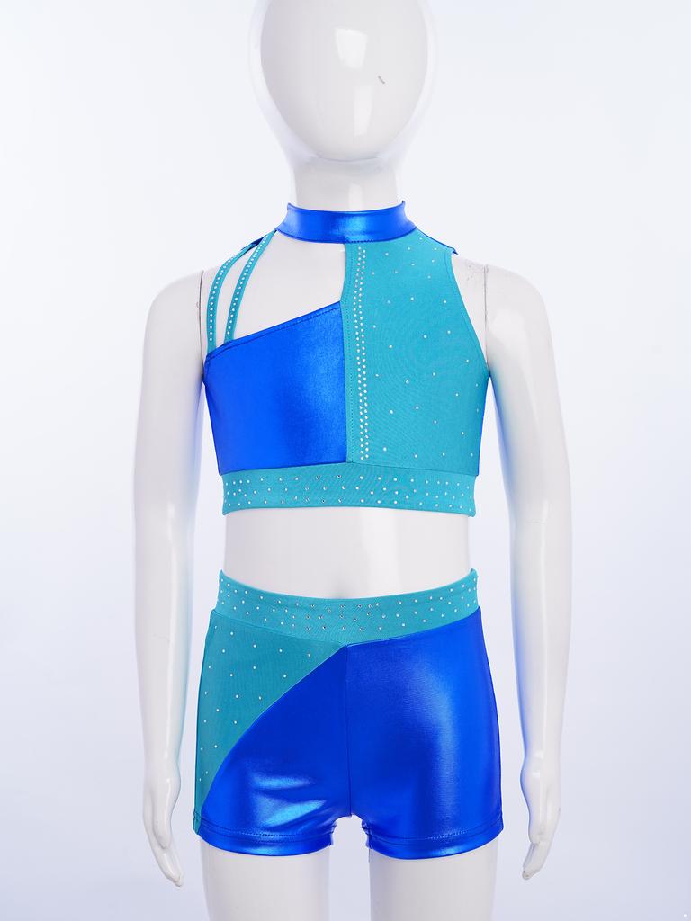 Funkelndes Strass-Performance-Outfit für Mädchen: Metallisches Colorblock Crop-Top mit passender elastischer Shorts für die Bühne