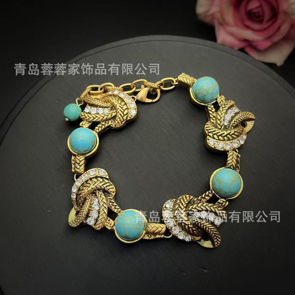 Collier Rétro Turquoise Style Vacances Nouveau pour Personne d'Âge Moyen Haut de Gamme Luxe Léger Tempérament Palace Bijoux Vintage