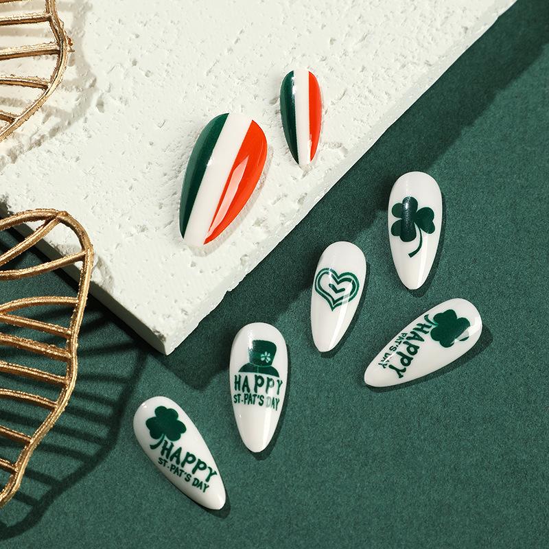 24 Pezzi/Set Unghie Veloci Trifoglio Cuore Cappello Cartone Animato Unghie Finte Adesivo Indossabili Impermeabile Manicure Unghie Finite