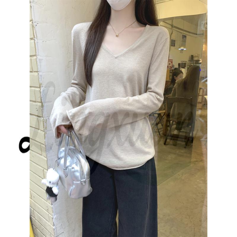 

2026 Spring Korean Style V-neck Wool Knitwear: Soft, Fluffy, Loose, Slimming, Long Sleeve Women s Base Layer Top. One Size
