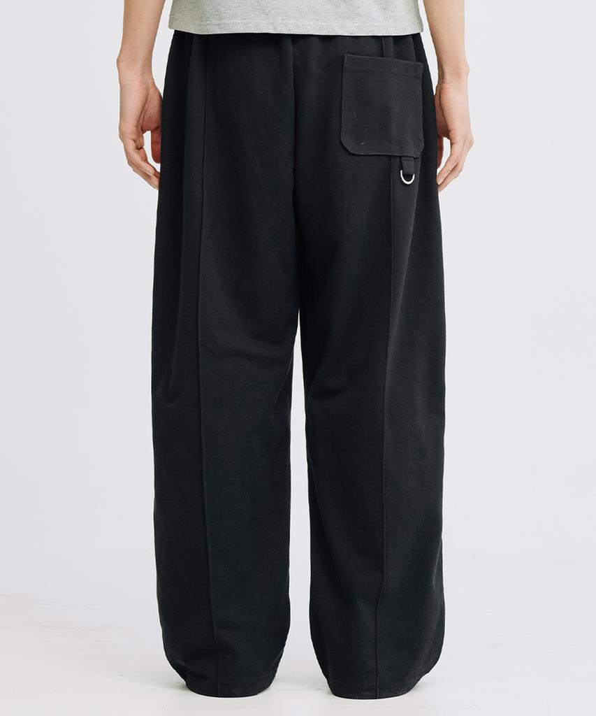 TAKEASY Pintuck D-Ring Sweatpants (Black)