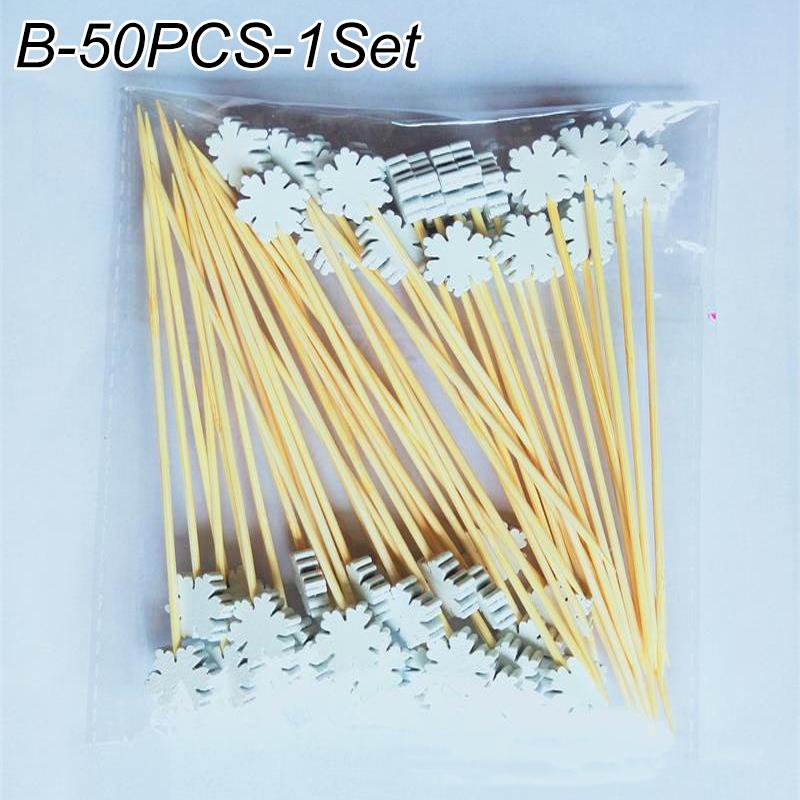 50Pcs/set Christmas Fruit Sticks Disposable Bamboo Sticks Snowflake Christmas Tree Elk Santa Claus Snowman Sticks Xmas Ornaments
