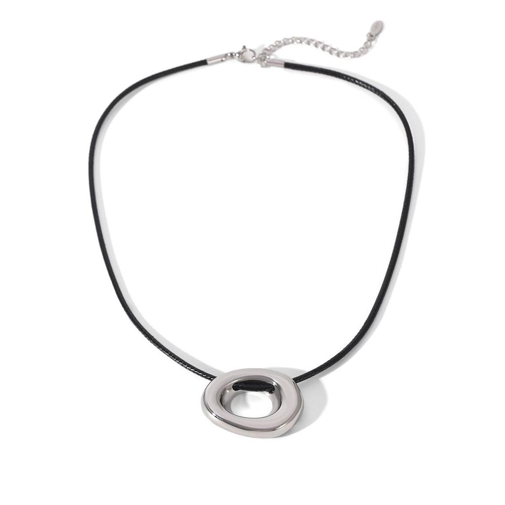 Minimalist O-Shaped Stainless Steel Necklace with Wax Rope Chain - Versatile Circle Design for Women