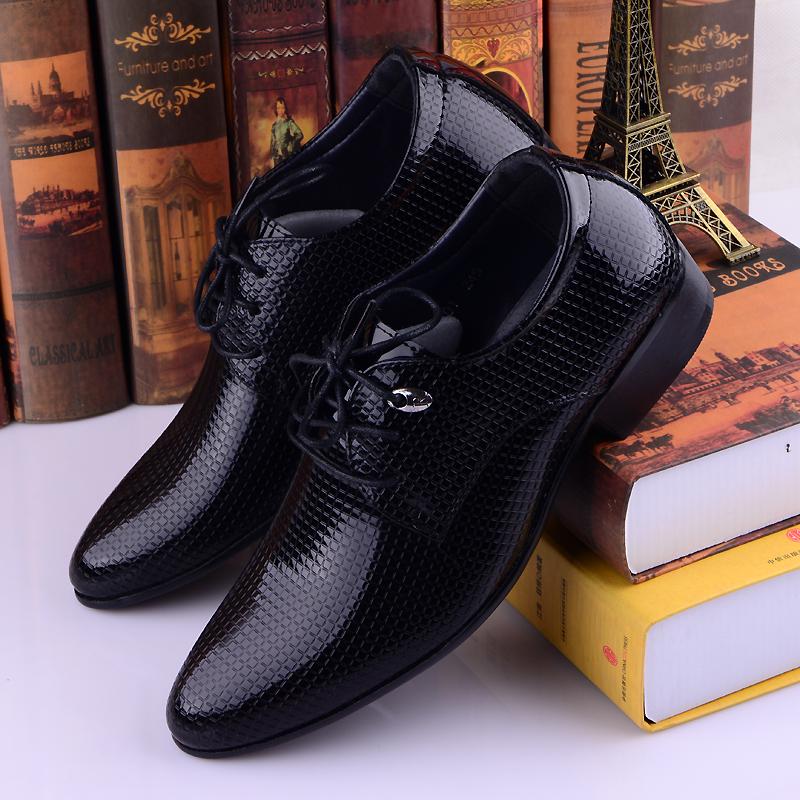 Nuova Moda Stile Italiano Scarpe da Cerimonia da Uomo Scarpe Oxford Business di Lusso da Uomo Mocassini Casual in Pelle Nera Derby