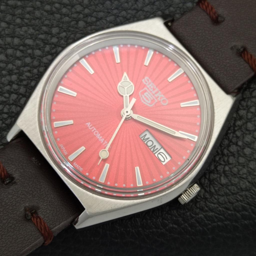 Seiko 5 AUTOMATIC JAPAN MENS 6309A VINTAGE RED COLOR DIAL WATCH A701246-5 R206a-a701246