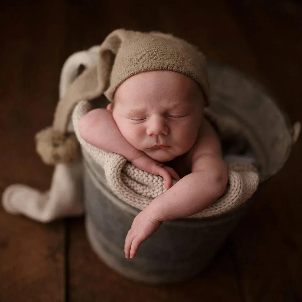 

Дитячий В язаний Набір Одягу для Фотосесії Ручної Роботи Включає В язану Шапку з Довгим Хвостиком та Пухнастим М ячиком Ідеально М які Вбрання для Фотосесій Новонароджених One Size