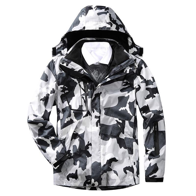 Men's 3-in-1 Outdoor Sports Jacket Set with Fleece - Mountaineering & Fishing Outerwear.