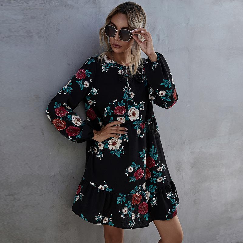 

Женское укороченное платье с о-образным вырезом, длинный рукав, цветочный принт S чёрный