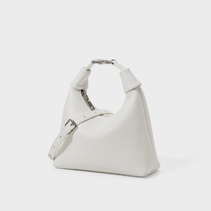 

Нишевый дизайн с простой сумкой кросс-боди под мышкой и сумкой с узором личи бежевый