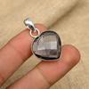 Herrlicher herzförmiger Iolith-Edelstein, handgefertigter Schmuckanhänger aus 925er Sterlingsilber für Sie