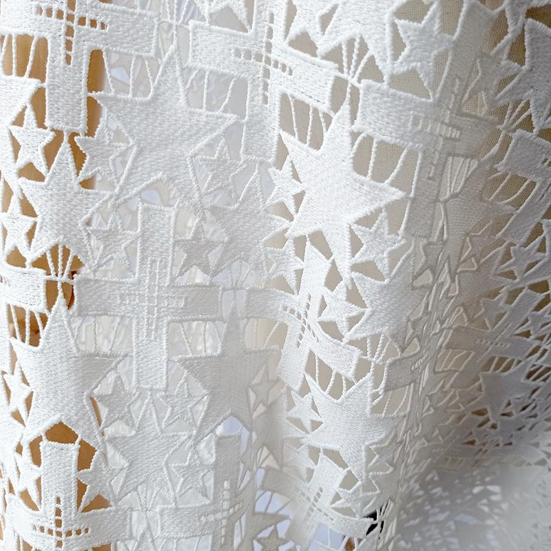 Koronka rozpuszczalna w wodzie, haft z jedwabiu mlecznego na całej szerokości, ażurowe aplikacje haftowane, wzór geometryczny