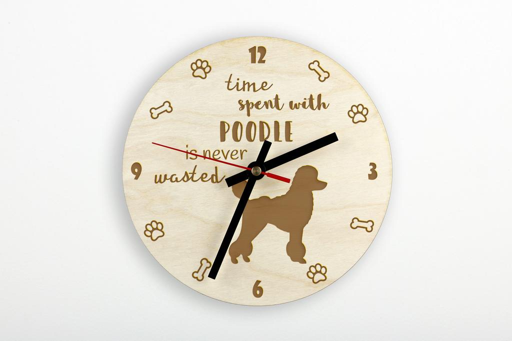 Poodle - relógio com cão, relógio de madeira com gravação, relógio personalizado por Art-Dog