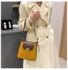 Korean version trendy fashion casual commuter women's shoulder bag European and American retro messenger bag color matching PU small square bag