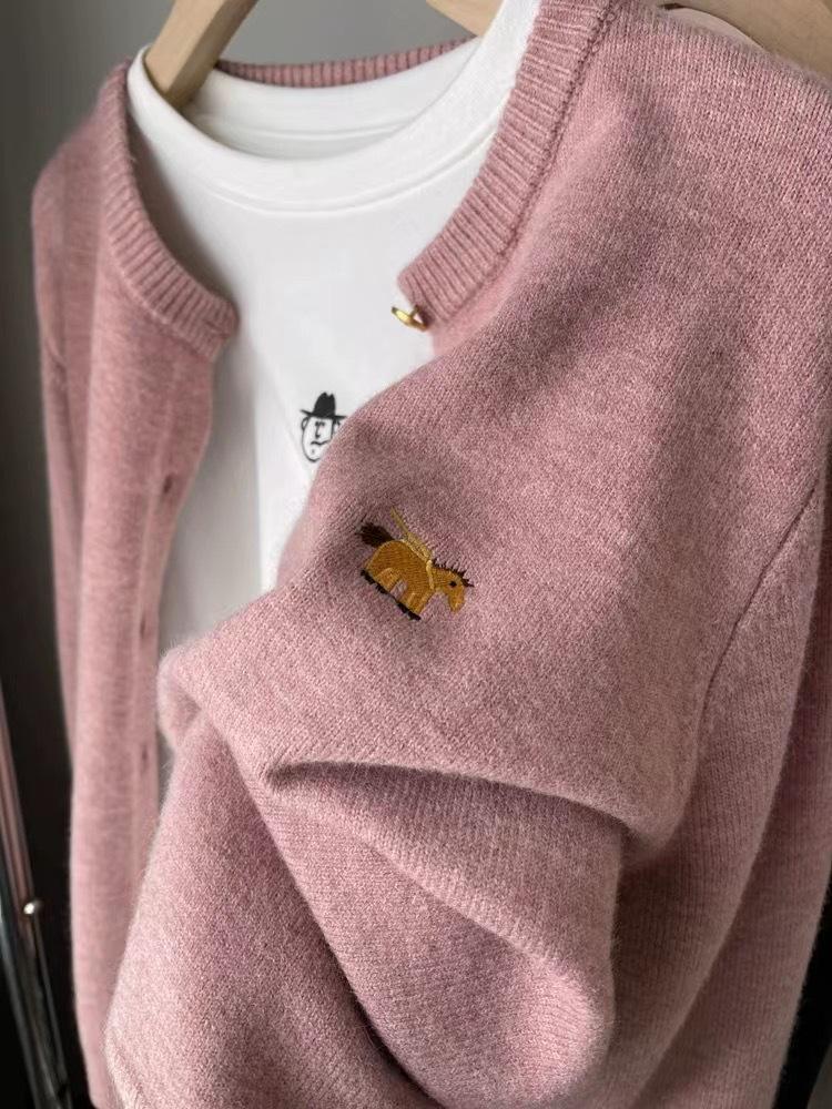 Women's Slimming Cashmere Cardigan: Embroidery, Metal Buckle, Soft Knit Sweater