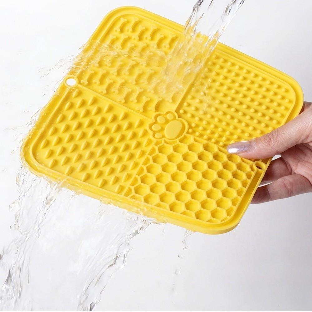 Silicone Material Pet Lick Mat Suction Cup Slow Feeder New Silicone Mat  Food Training