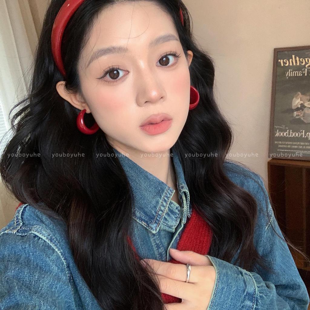 Maillard Retro Amber C-Shaped Earrings: Unique, Niche Design for Women, Perfect for Autumn.