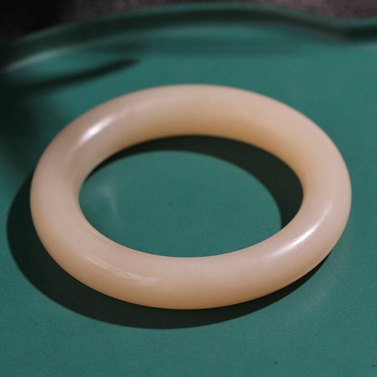 

Браслет из натурального нефрита. Модный и простой женский браслет из нефрита. 54mm