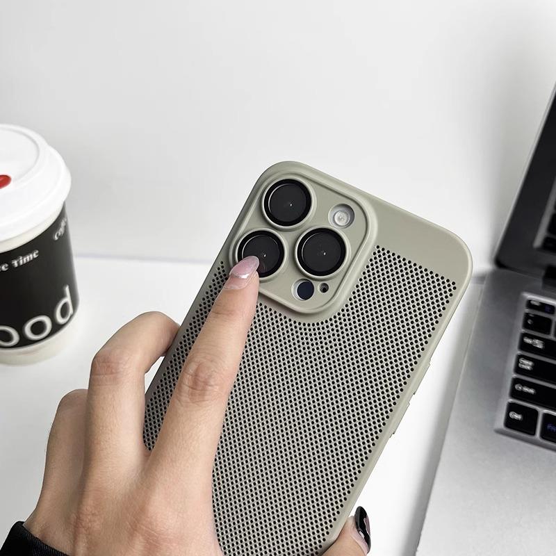 The Hot Black Technology Is Suitable for The IPhone 17promax Phone Case. The New IPhone 15 Protective Case 14 Is Ultra Thin and Breathable