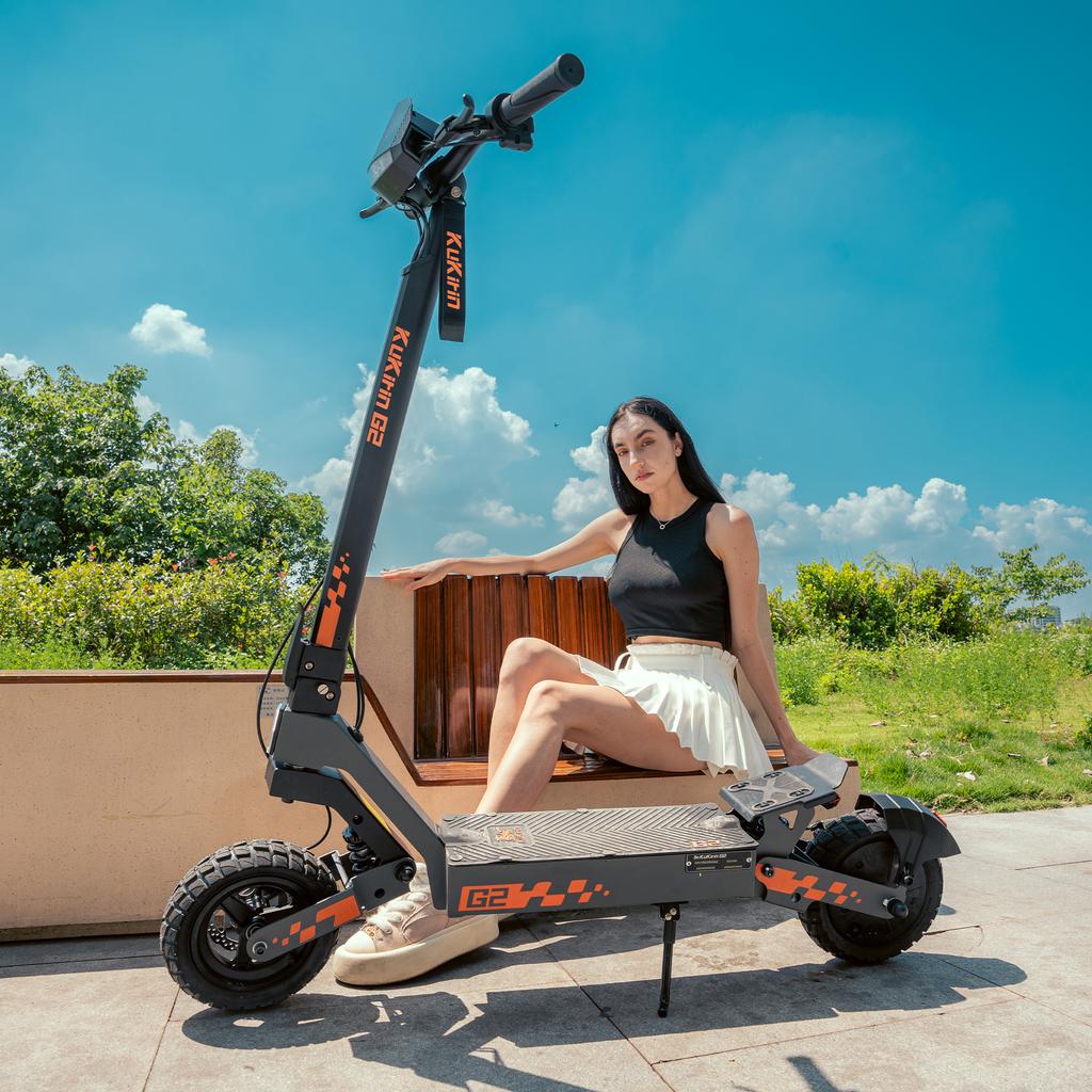 2026 Nuovo Kukirin G2 800W 48V15AH Monopattino Elettrico Velocità Massima 45-50km/h Ruote da 10 Pollici Autonomia Massima 55-60km Pieghevole Escooter
